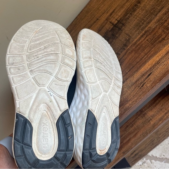 Aetrex Black and White Athletic Shoes Size 6.5 - Picture 5 of 7